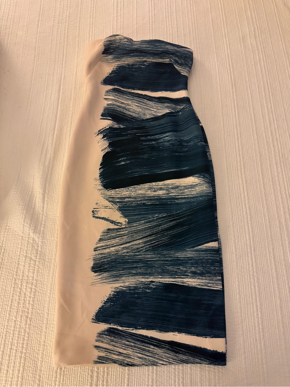 Donna Karan White Pencil Skirt with Navy Brushstroke Design
